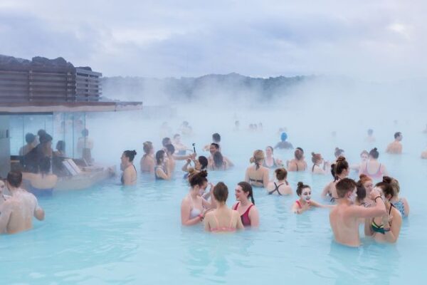 Exploring Iceland: A Comprehensive Guide to the Land of Fire and Ice | mrk.news