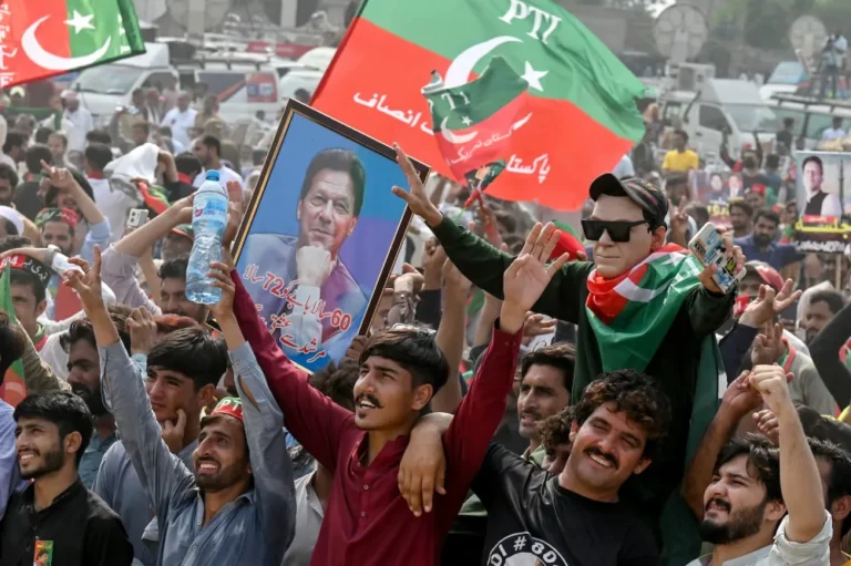 Live Updates: Political Protests and Demonstrations in Pakistan | mrk.news