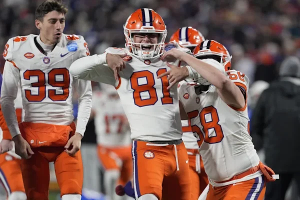 https://www.greenvilleonline.com/story/sports/college/clemson/2024/12/07/clemson-smu-game-live-updates-acc-championship-game/76684508007/