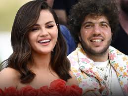 Selena Gomez Announces Engagement to Benny Blanco: A New Chapter of Love | mrk.news