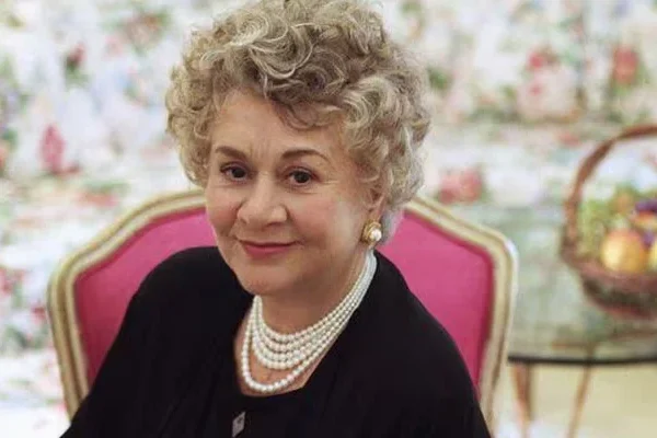 Dame Joan Plowright, legendary British actress, dies at 95